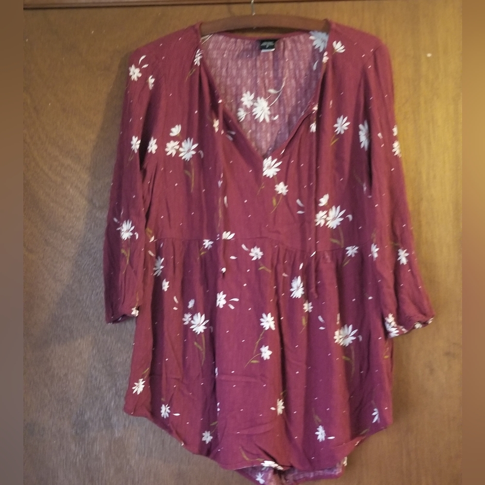 Torrid light weight 1/2 sleeve floral shirt